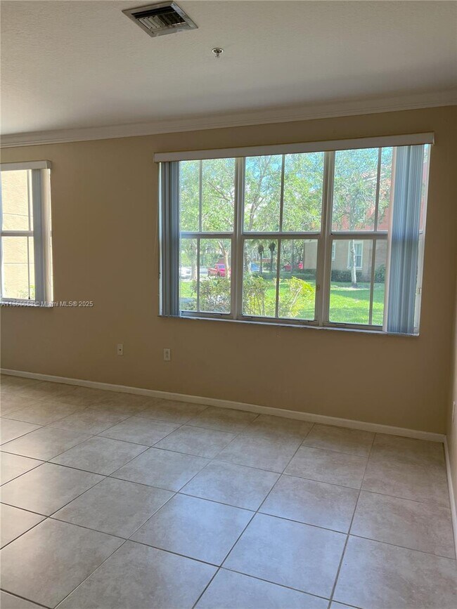 Building Photo - 4602 SW 160th Ave