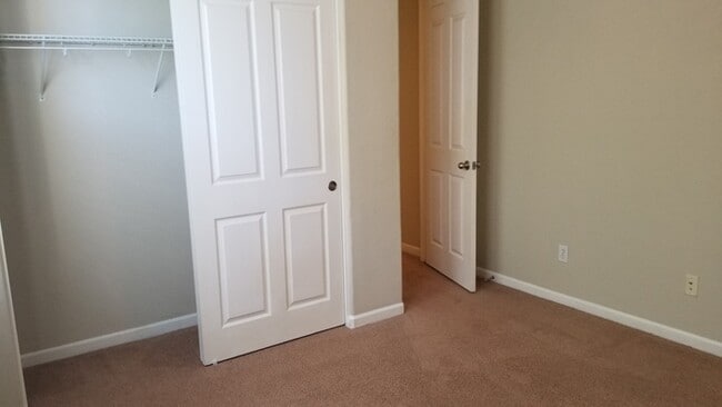 Building Photo - 953 Campfire Cir