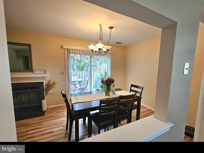 Building Photo - 17 Exeter Ct