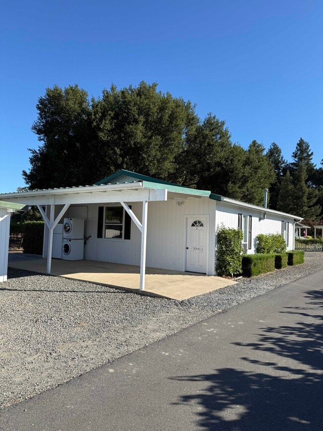 Building Photo - 3996 Dry Creek Rd