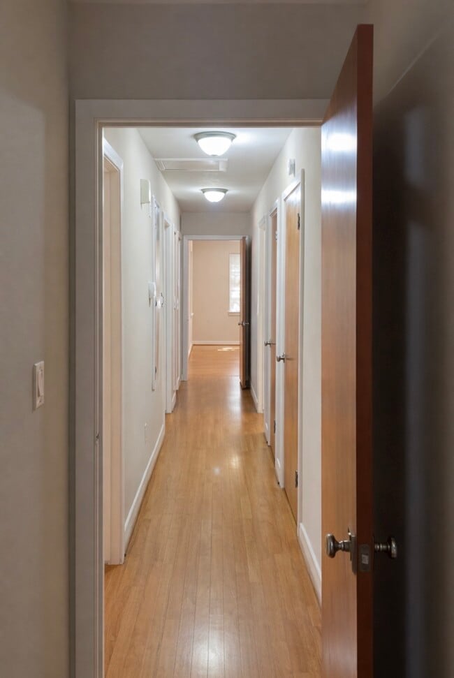 Building Photo - 6822 Neff St