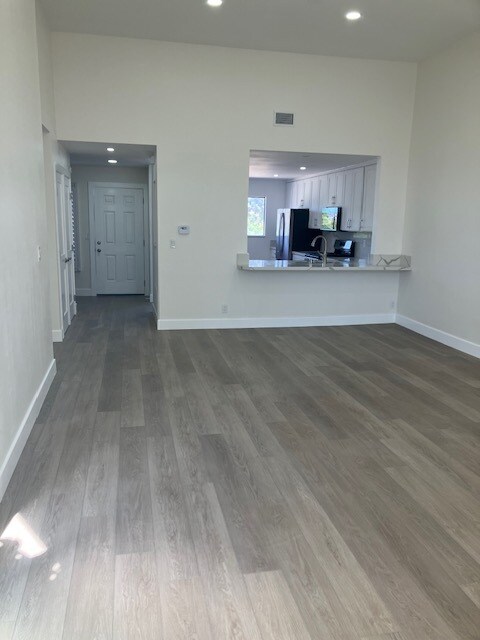 Building Photo - 510 Island View Cir