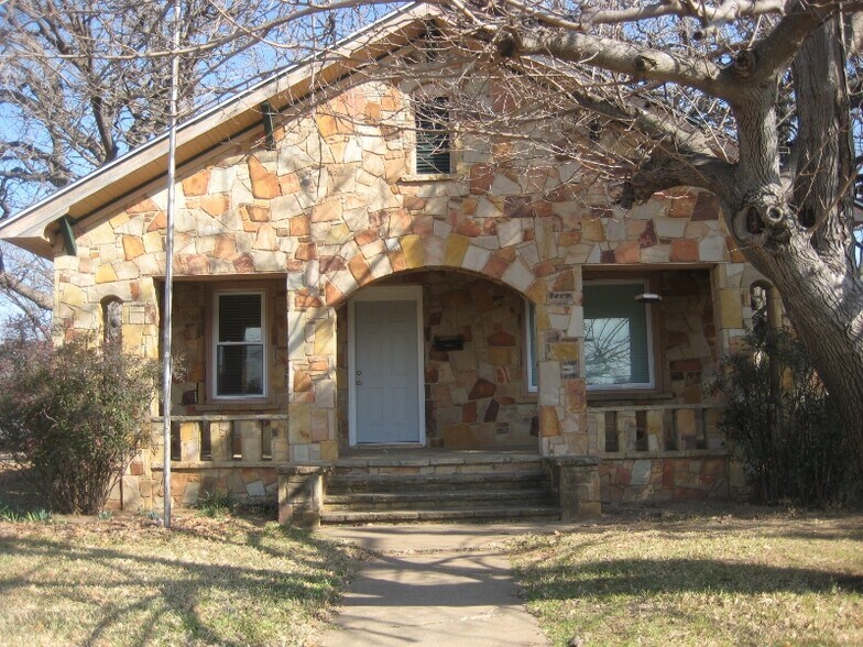 Primary Photo - 509 S Center St