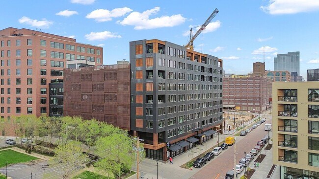 Building Photo - 728 N 3rd St