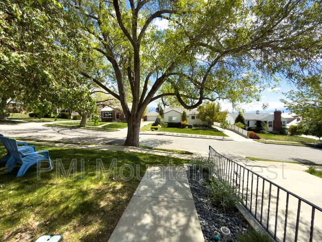 Building Photo - 2323 Bryan Ave