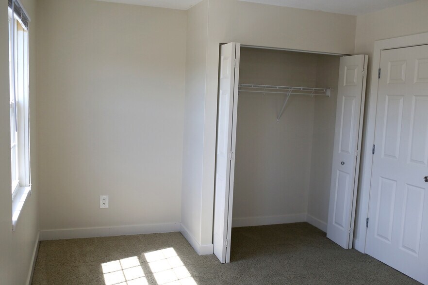 Building Photo - 736 Pinckney Ct NW