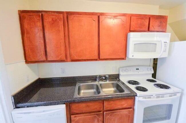 Building Photo - 2118 Parkwood Ave