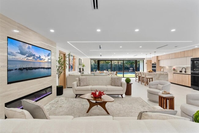 Building Photo - 4000 N Circle Dr