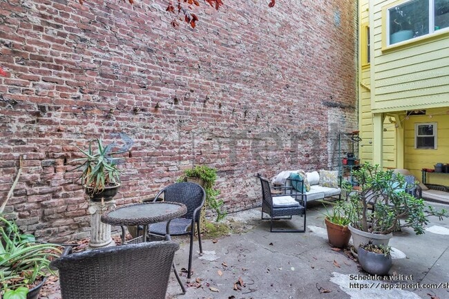 Building Photo - 161 Capp St