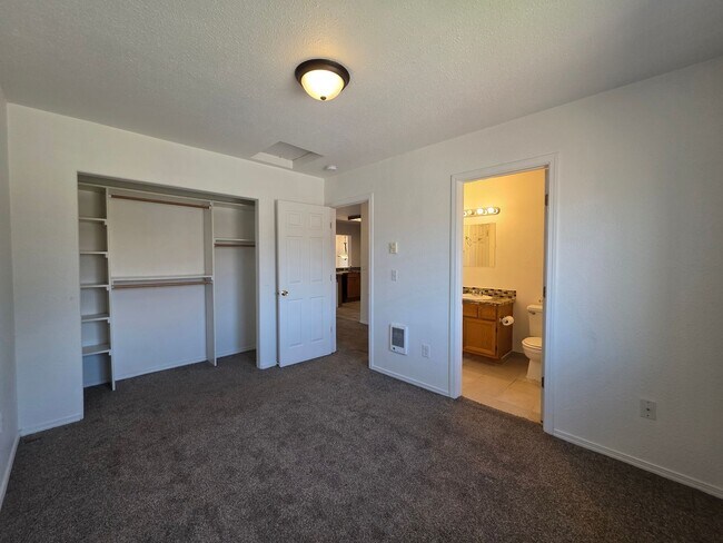 Building Photo - 15450
