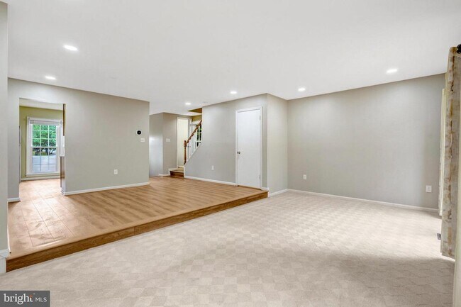 Building Photo - 4255 Sleepy Lake Dr