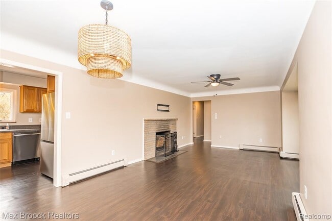 Building Photo - 16239 Madoline St