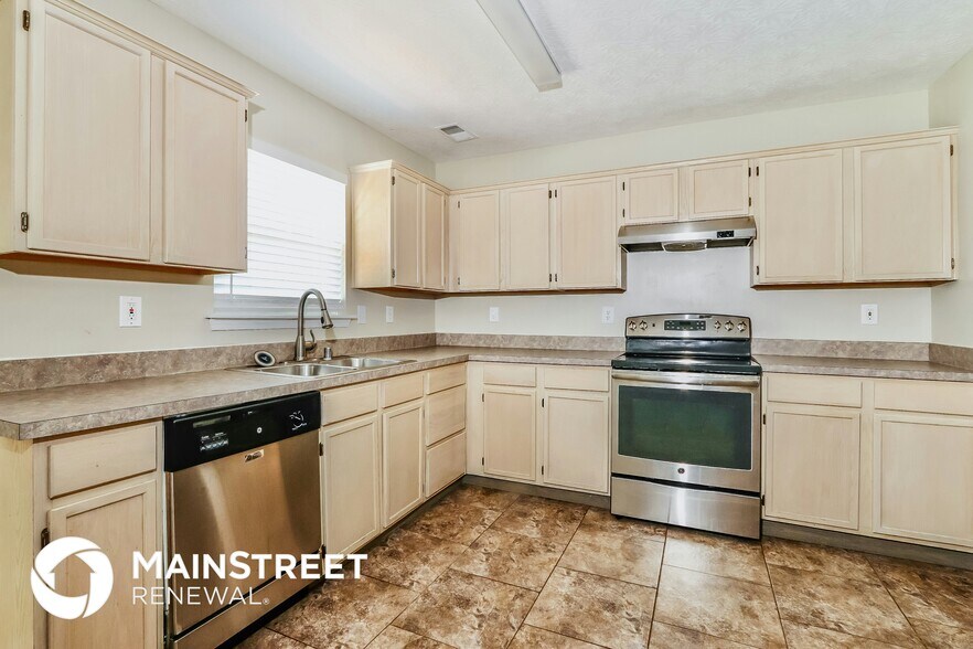 Building Photo - 10613 Irvin Pines Dr