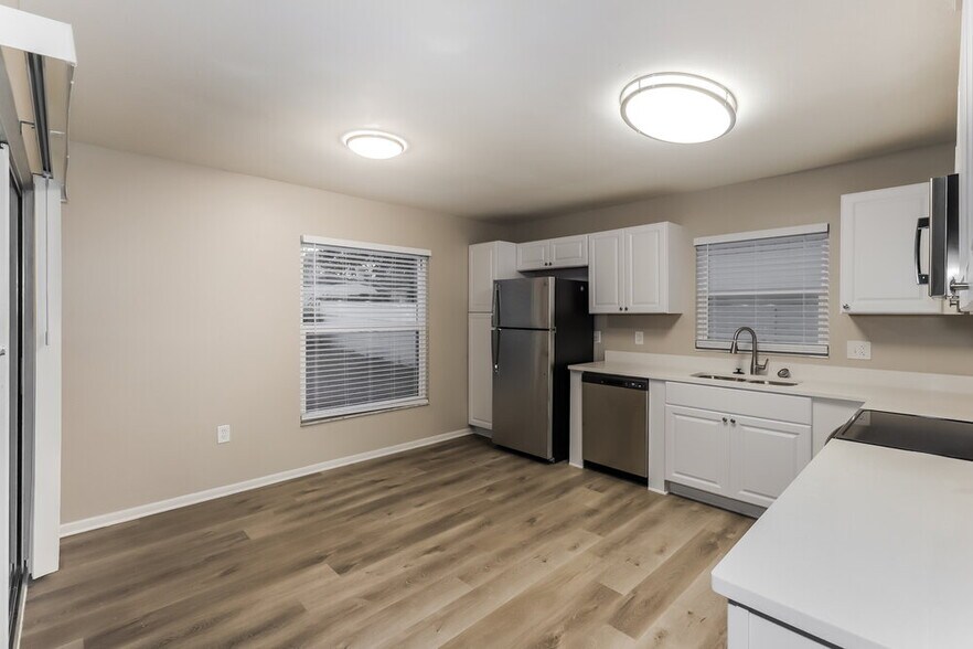 Building Photo - 705 Hazy Meadow Ct