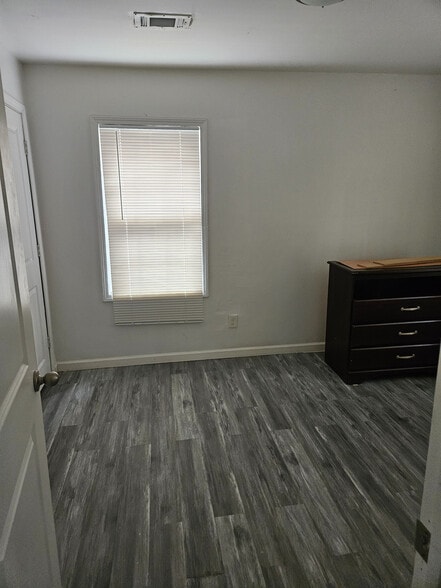 Building Photo - Room in Duplex on Whitaker Cir NW