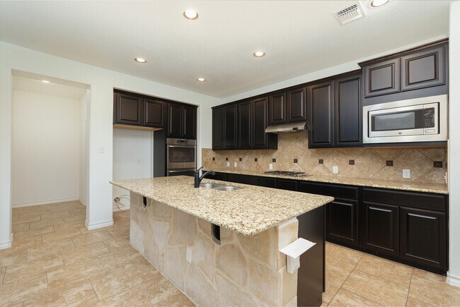 Building Photo - 7811 Rushing Creek