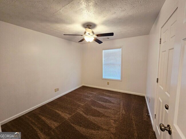 Building Photo - 1703 Windy Ridge Ct SE