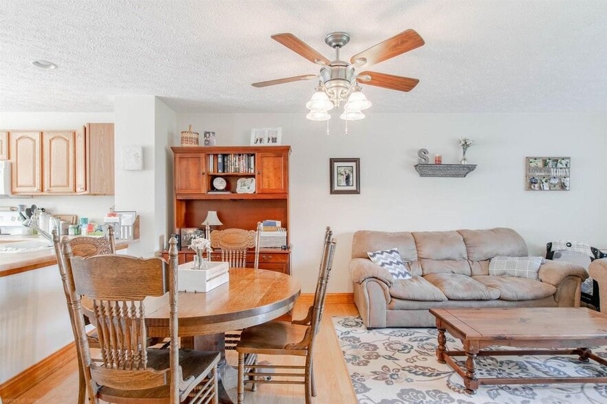 Building Photo - 175 Blue Leaf Dr