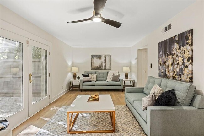 Building Photo - 72 Ivy Pkwy NE