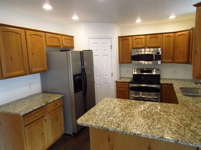 Building Photo - 6667 Haven Maple Dr
