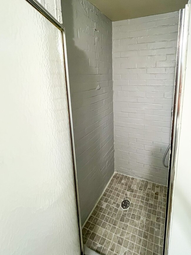 Building Photo - Preston Avenue Duplex for Rent!