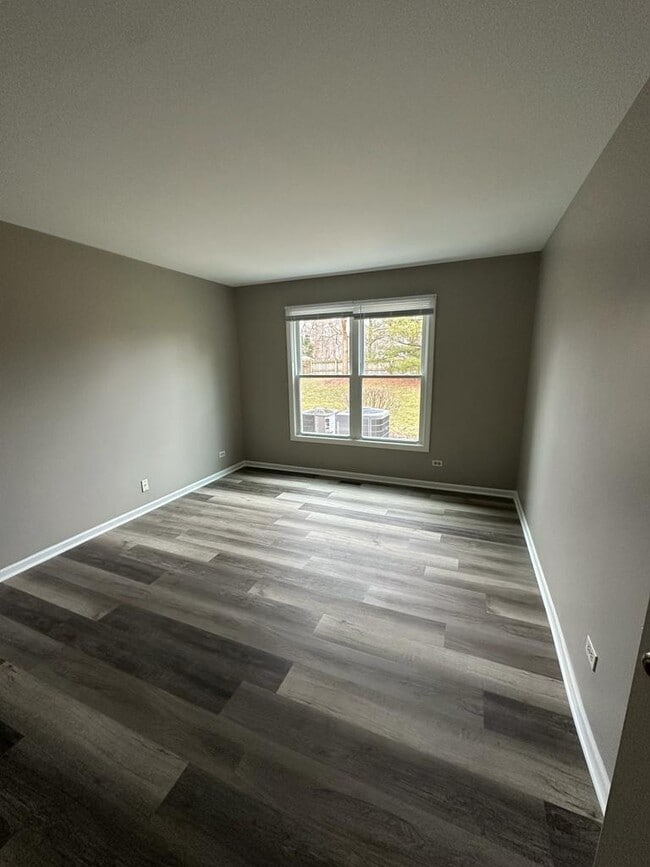 Building Photo - 17 Willow Pkwy