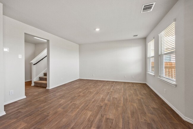 Building Photo - Spacious 4 Bed / 2.5 Bath Home – 2,243 Sq Ft + Resort-Style Amenities