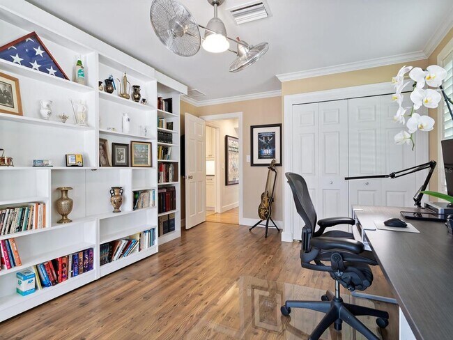 Building Photo - 606 Owl Way