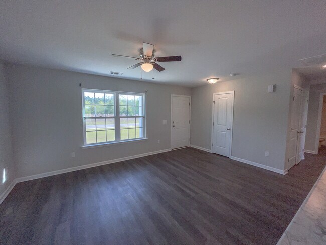 Building Photo - 202 Evans Ter