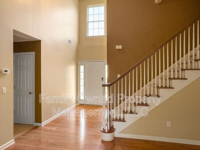 Building Photo - 170 Red Cypress Dr