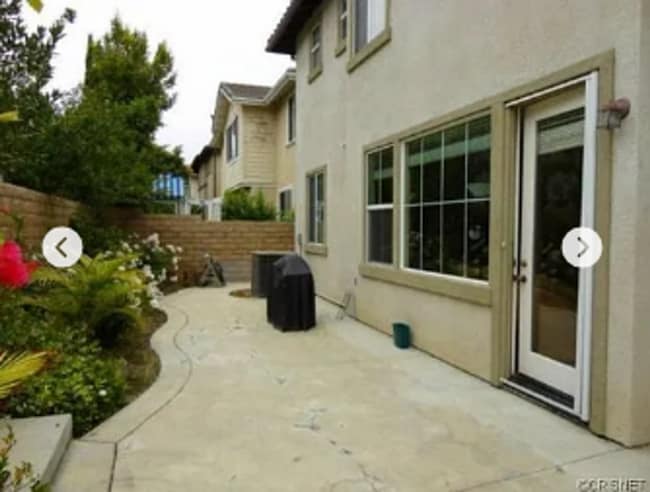 Building Photo - 2 story 4 bed, 3 bath home in Simi Valley