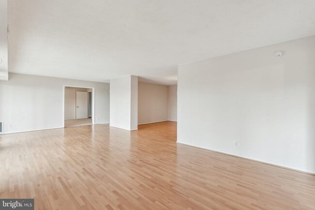 Building Photo - 8340 Greensboro Dr