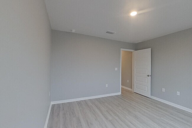 Building Photo - 4694 Malay Cir