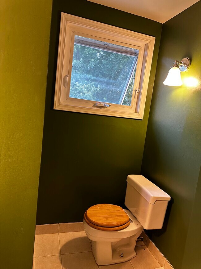 Building Photo - 6962 Adaside Dr SE