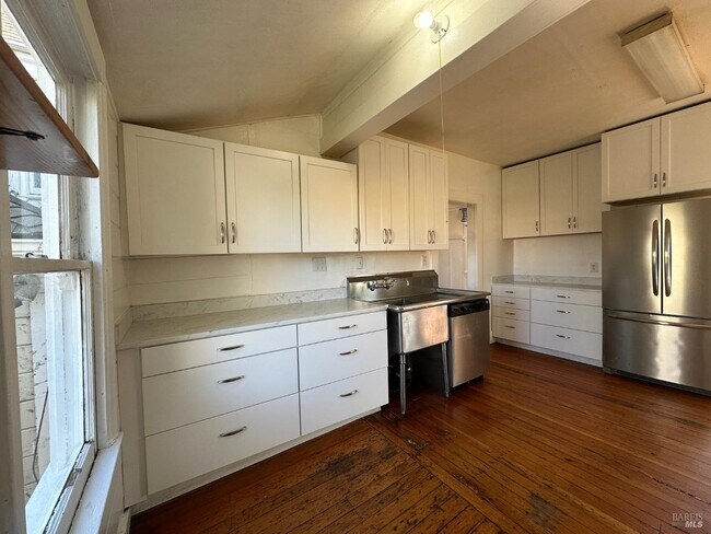 Building Photo - 519 Virginia St