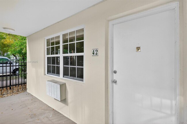 Building Photo - 345 Michigan Ave