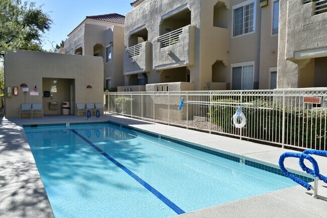 Building Photo - Spacious 1BED/1BATH 2nd floor Condo in La Posada at Summerlin.