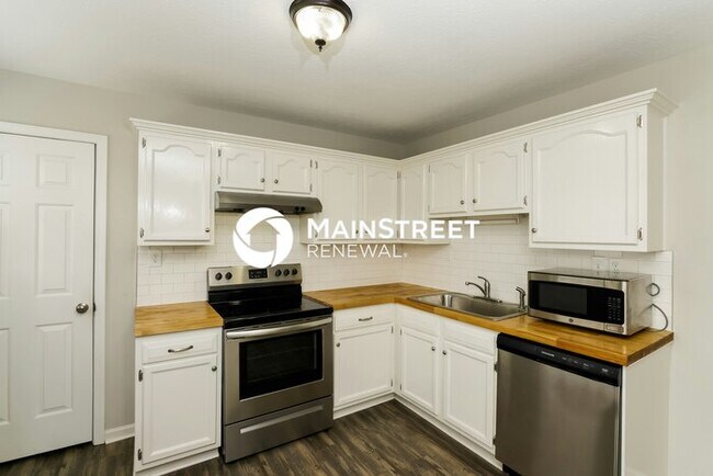 Building Photo - 3 Bedroom Pet-Friendly Home in SHEPHERDSVILLE, KY with Main Street Renewal