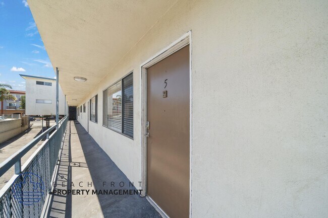Building Photo - 13614 Cordary Ave.