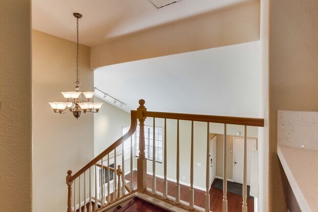 Building Photo - Charming Two Story 3 BR Home Available Mid June!