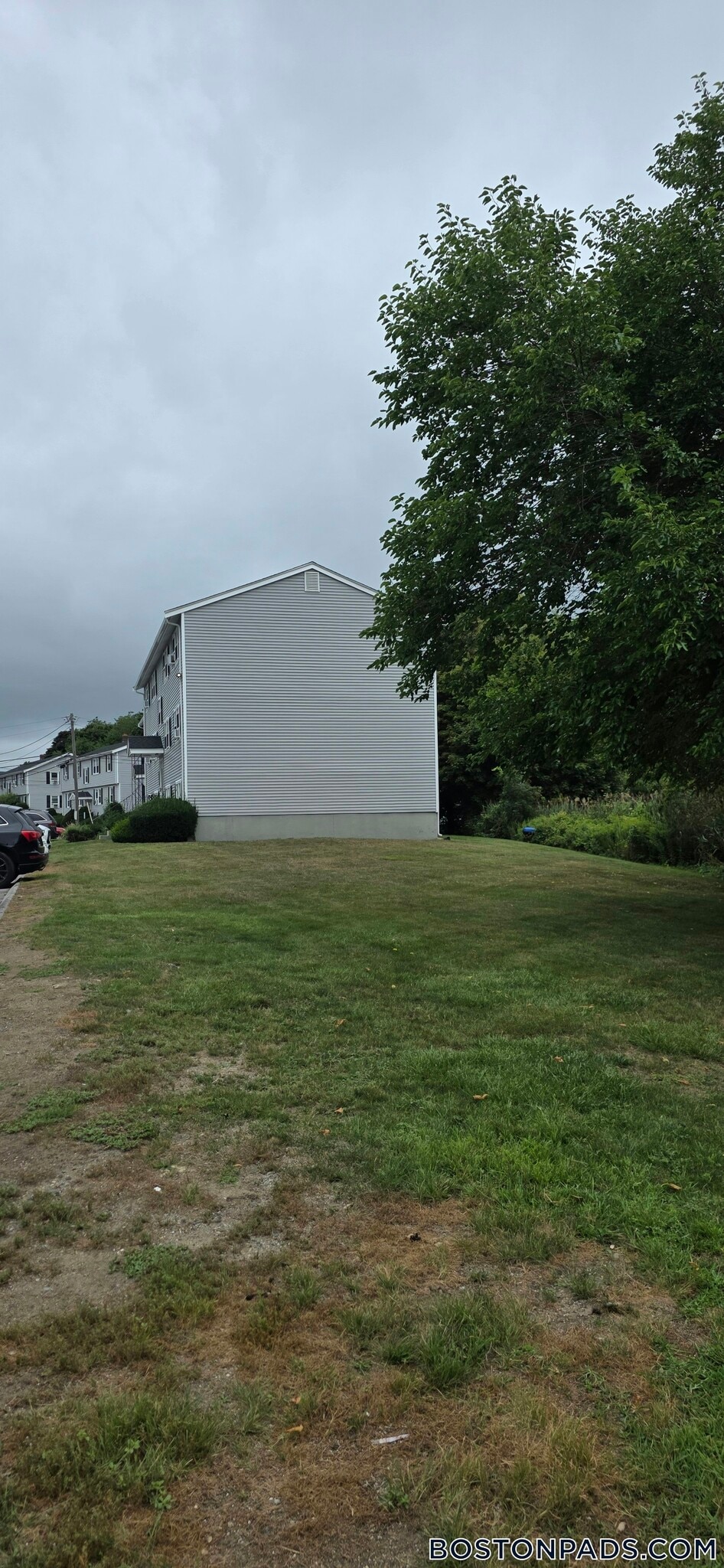 Building Photo - 13 River Dr