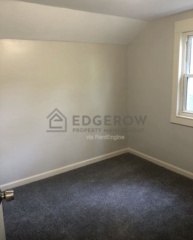 Building Photo - 1105 Baxter St SE