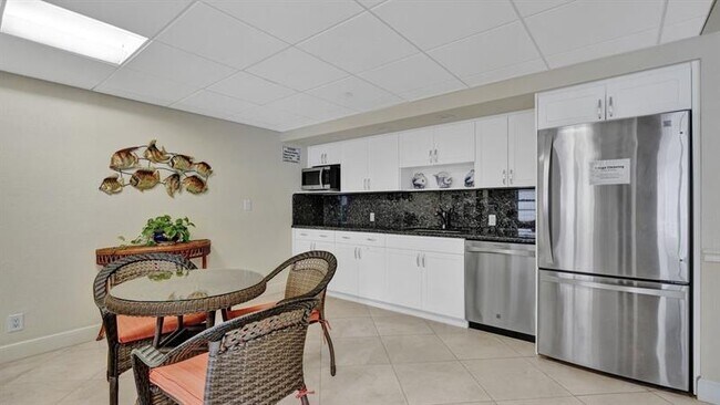 Building Photo - 1500 S Ocean Blvd