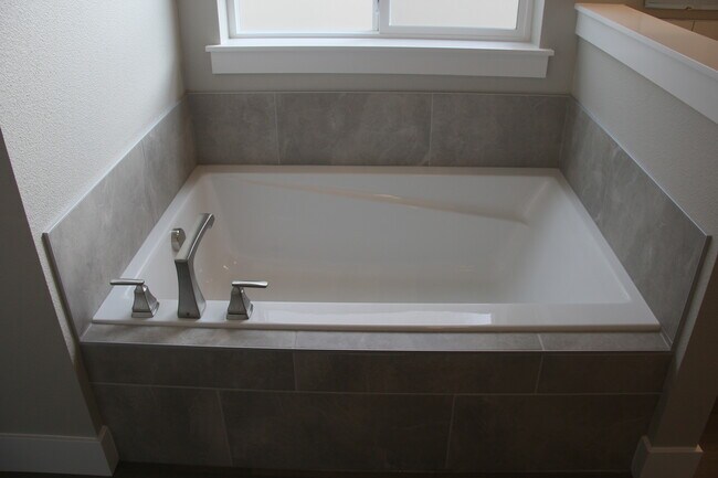 Building Photo - 16555 Senden Ave