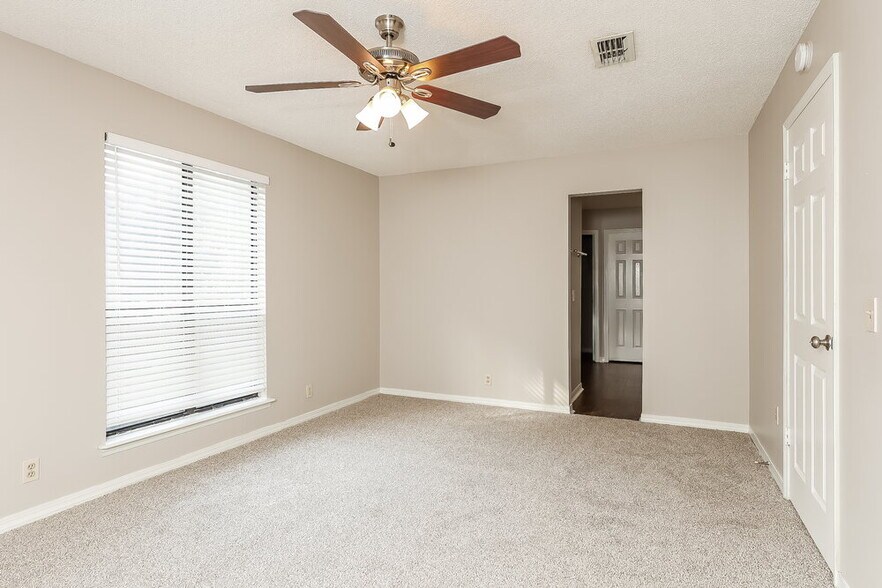 Building Photo - 8315 Crosswind Rd