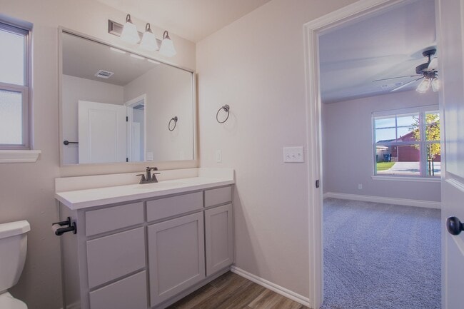 Building Photo - New Home in Moore For Rent
