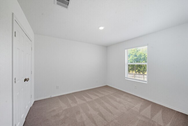 Building Photo - 32506 Orchard Haze Dr