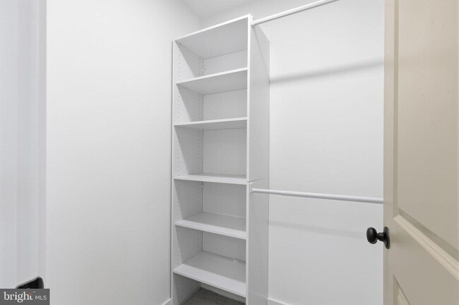 Building Photo - 65 Oaktree Dr