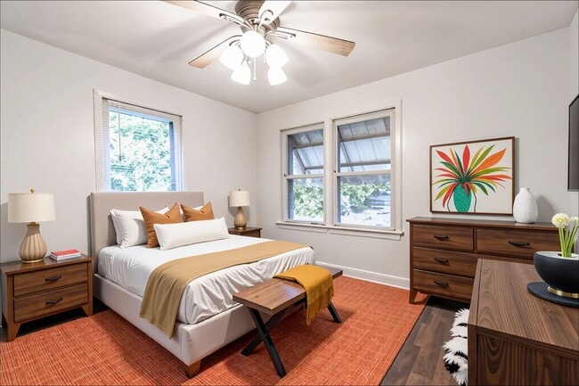 Building Photo - * Move-In Special - Half Off First Month's Rent * Fully Remodeled Home on a Cul-de-Sac - 2 Bed, 1...