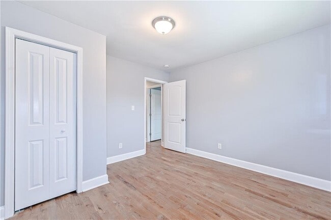 Building Photo - 1421 Thunderwood Ct SW